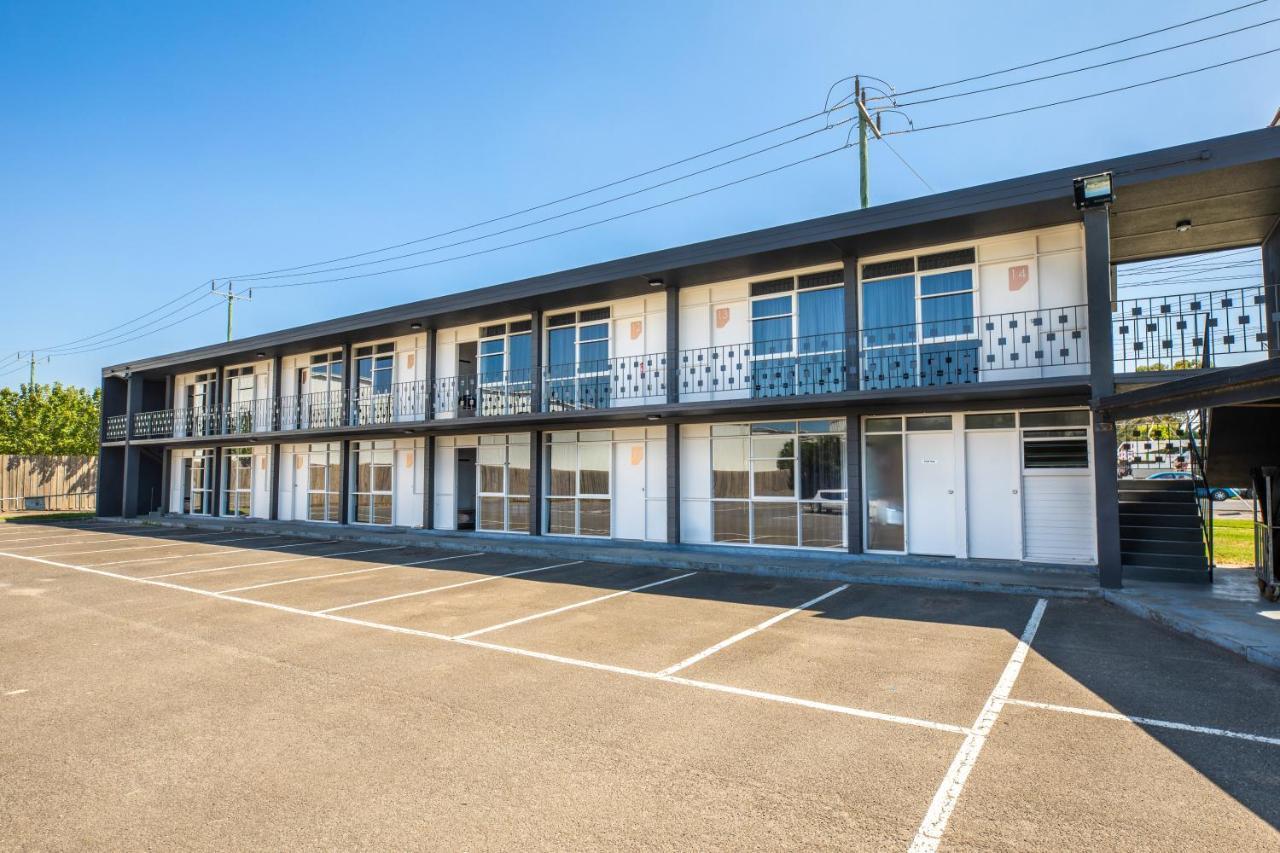 Nightcap At Westside Hotel Laverton Bagian luar foto